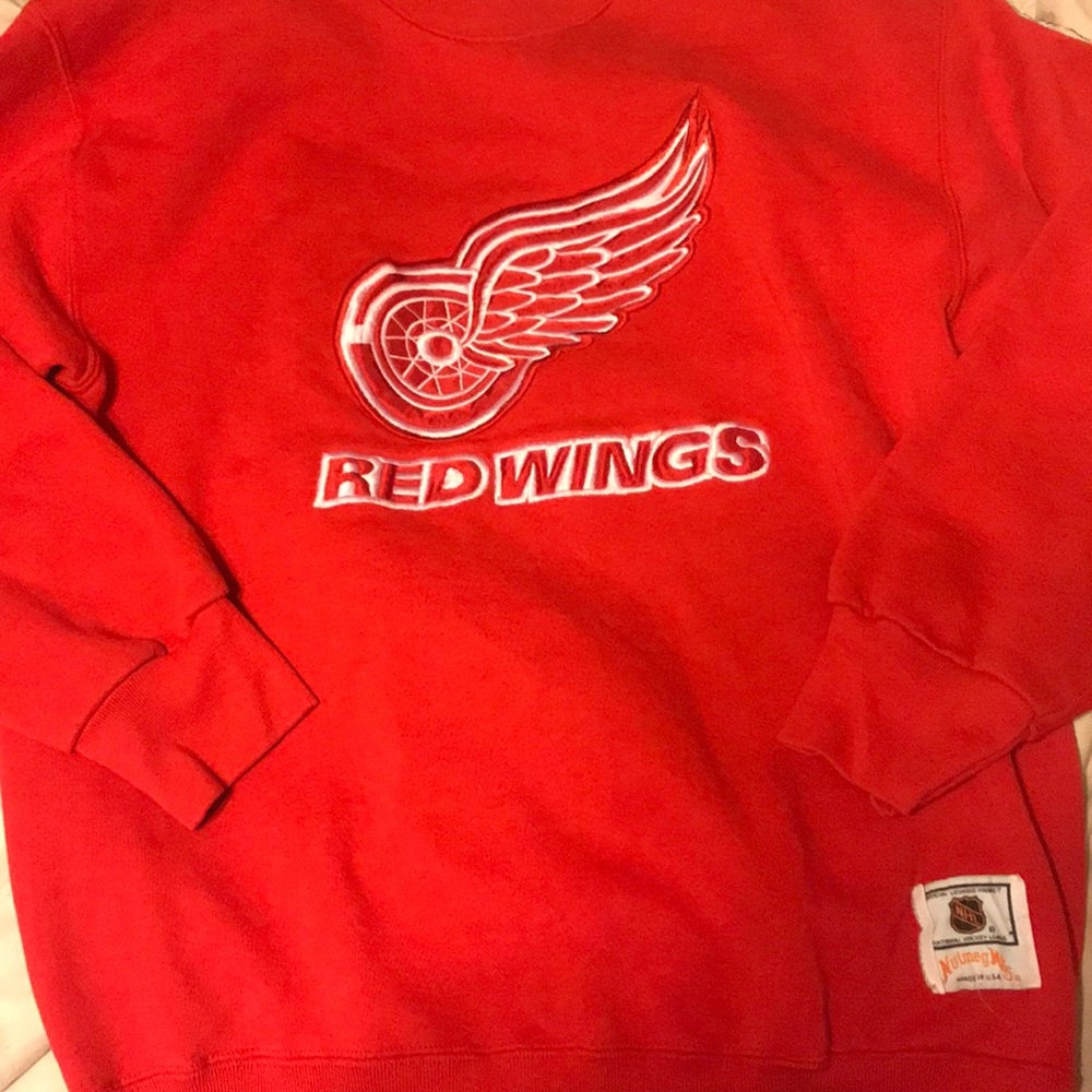 Red wing sweatshirt